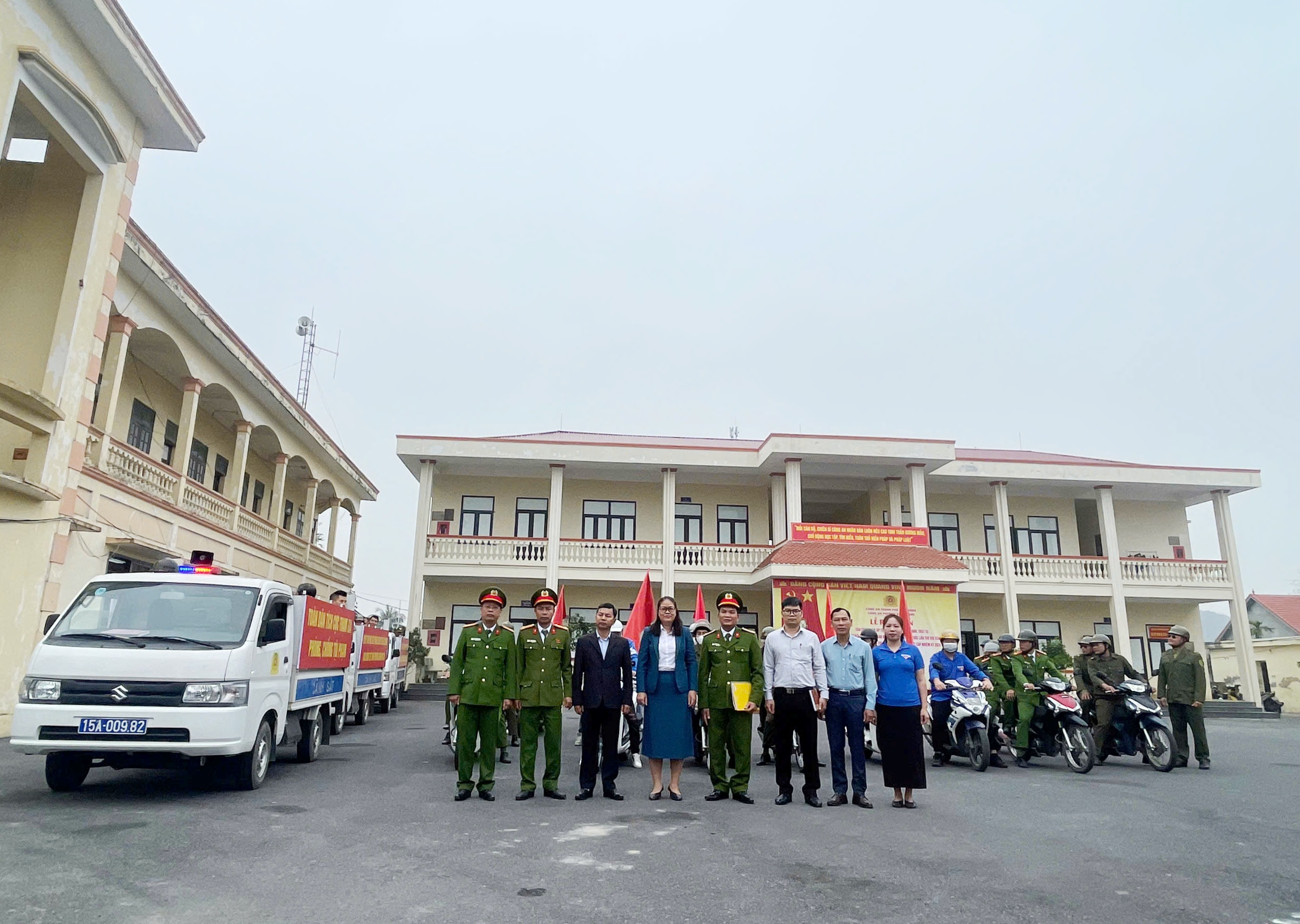 Công an các phường, xã, đặc khu hưởng ứng đợt ra quân tấn công, trấn áp tội phạm